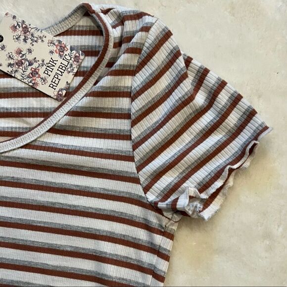 ✨Pink Republic Top - Picture 3 of 4